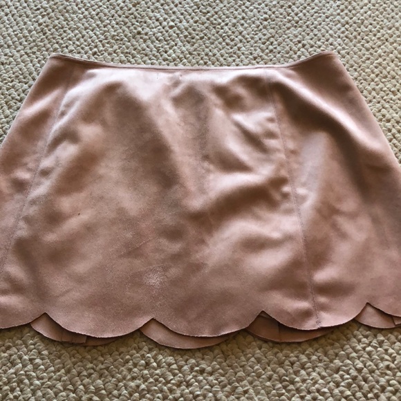 VERSONA BABY PINK SCALLOP SKIRT - Picture 5 of 5